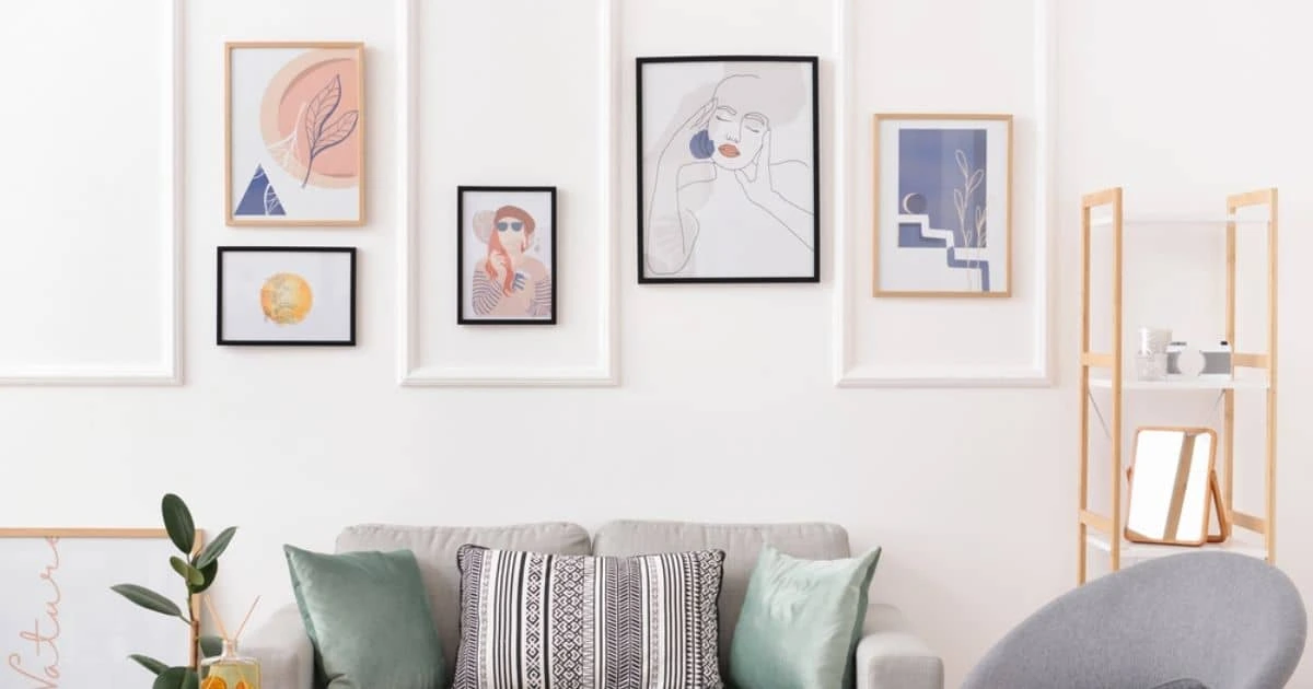 7 dicas infalíveis para combinar quadros na sala de estar e deixar o ambiente aconchegante