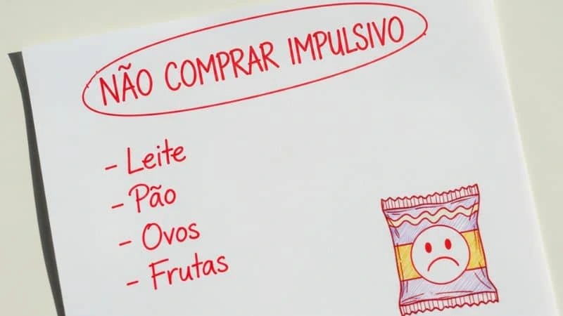 Dicas para economizar na cozinha: como evitar compras por impulso no mercado