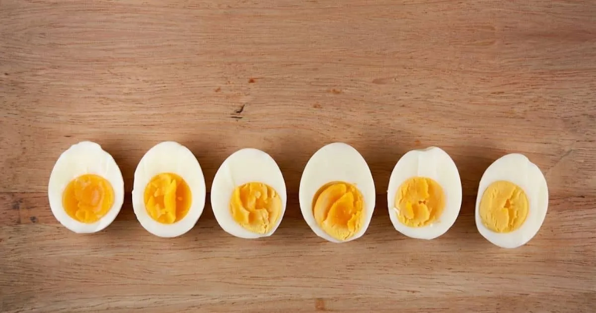 Quanto tempo cozinhar ovo: tabela completa do ponto perfeito da gema