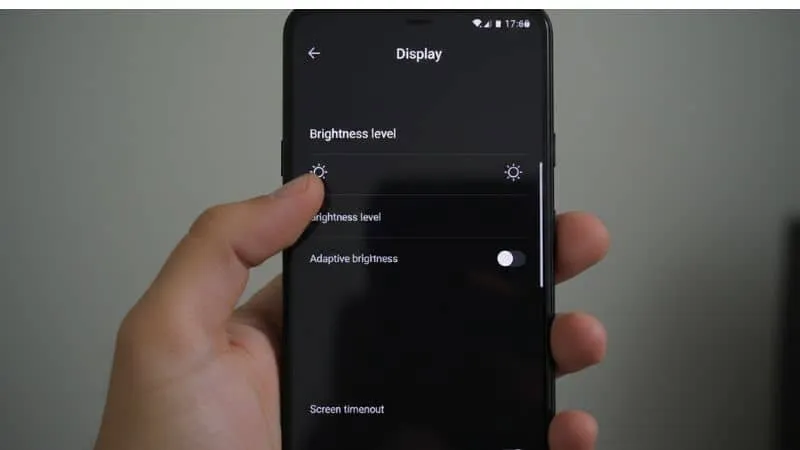 Ajuste de brilho da tela do celular para economizar bateria